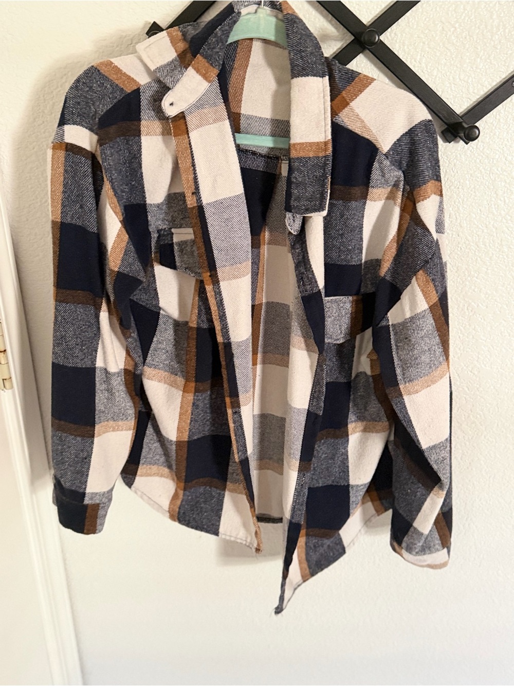 Manfinity Women’s Plaid Shacket XL Navy Cream Brown Button Front Overshirt - Picture 2 of 4